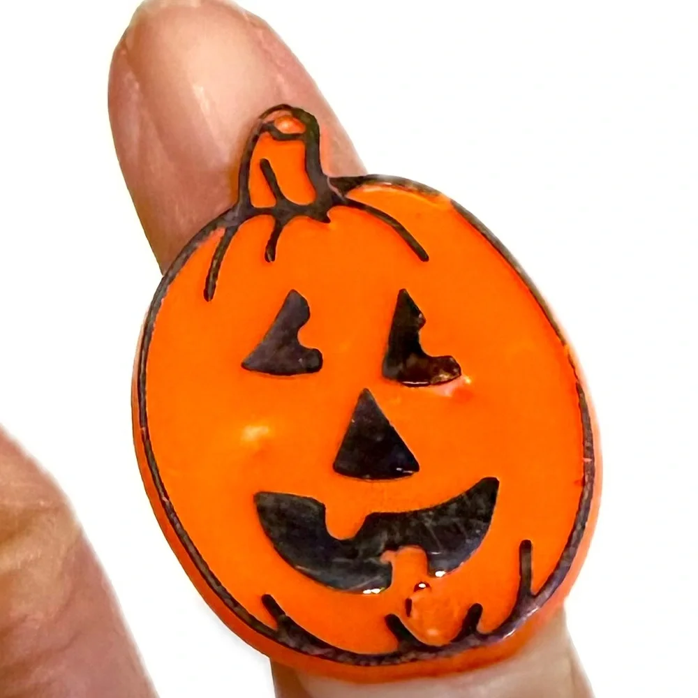 VTG PUMPKIN JACK O LANTERN CHILDRENS KIDS HALLOWEEN TRICK OR TREAT RING PLASTIC